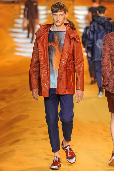 Look 26